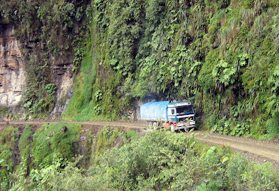 Jalan Mematikan Di Dunia - Yungas Road Bolivia