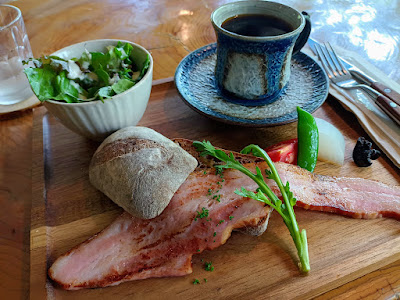 ごちそうサンドとくつろぎの一杯