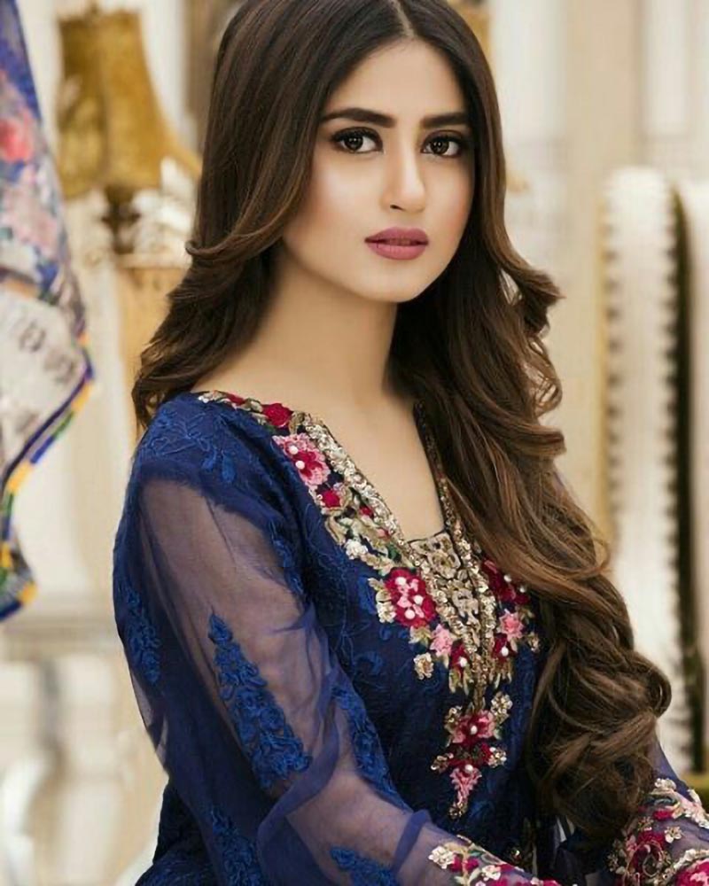 Sajal Aly stylish beautiful pakistani actress