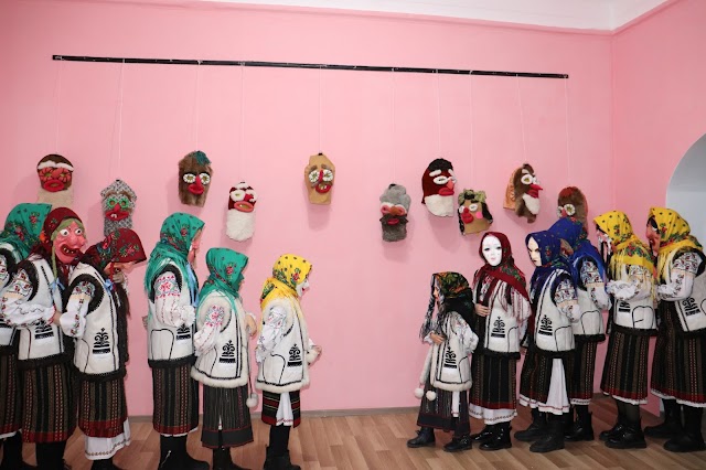 Expoziţia „Masca Tradițională” la muzeul din Leova