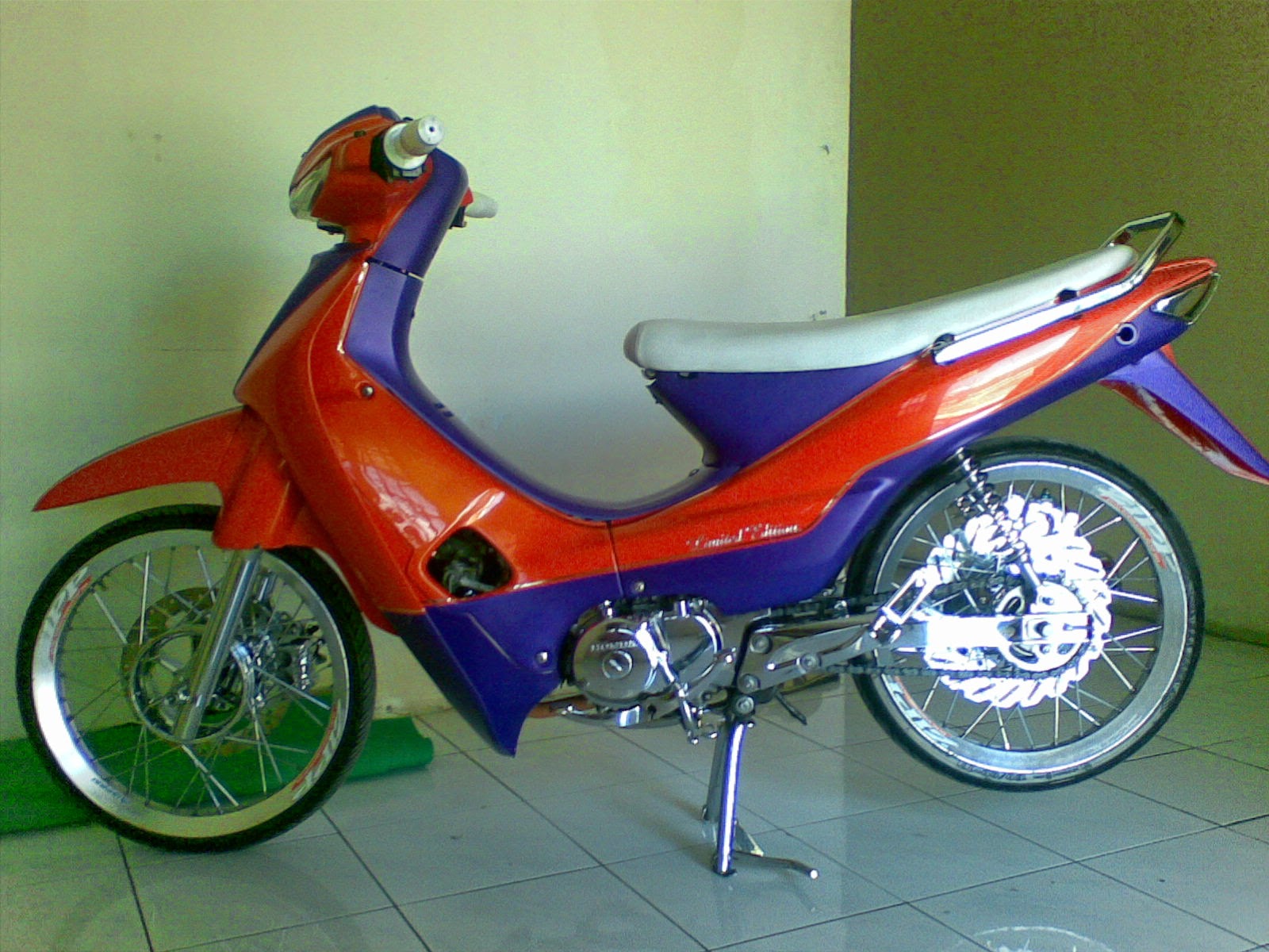 Koleksi Modifikasi Motor Suzuki Smash Terkeren Velgy Motor