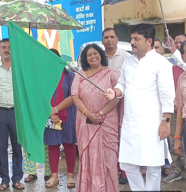 जौनपुर: एमएलसी प्रिंशू ने हरी झंडी दिखाकर  रैली को रवाना किया   | #NayaSaveraNetwork