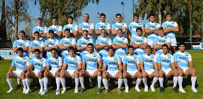 Formación de Los Pumitas para el debut