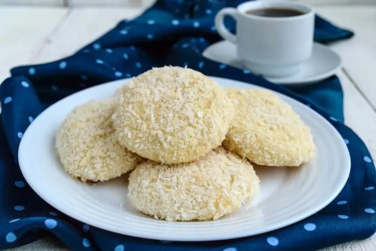 How to prepare coconut biscuits