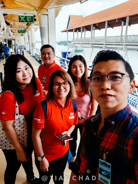 Awesome buddies from Golden Destinations during a cruise tour session