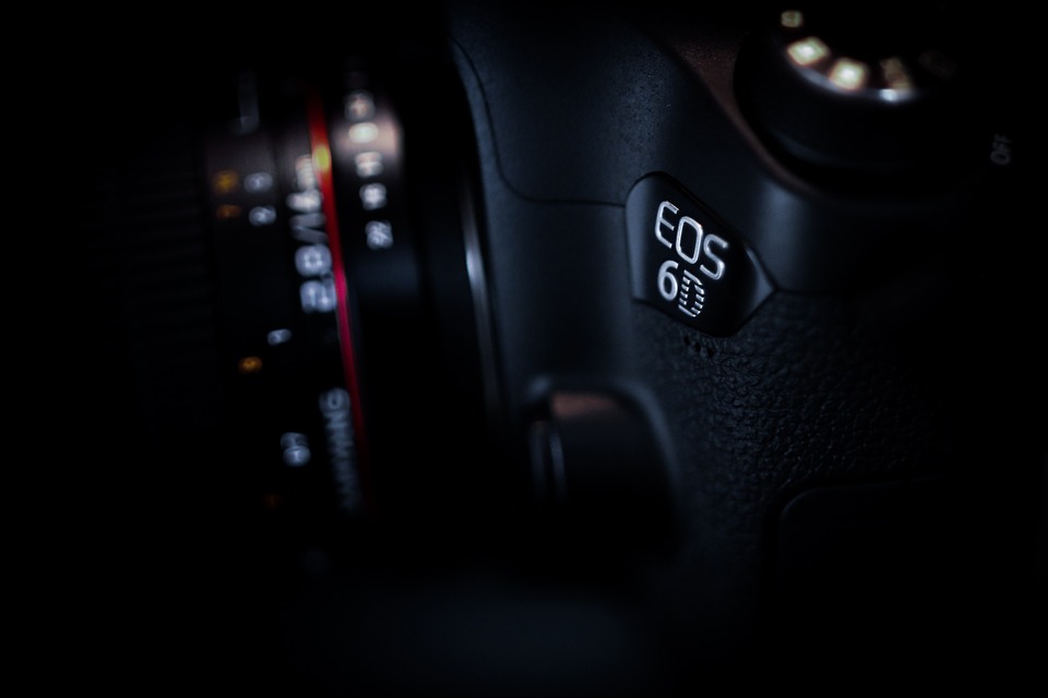 Harga dan Spesifikasi kamera DSLR Canon EOS 6D full frame 