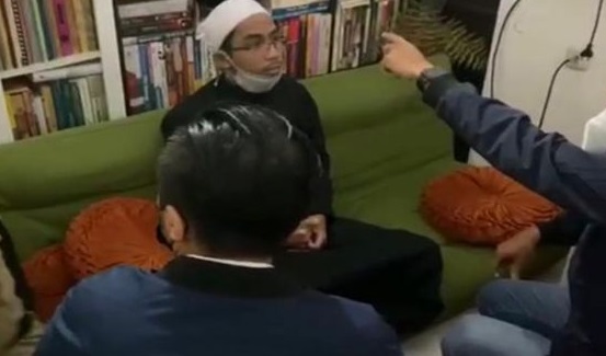 Ustaz Maaher Resmi Ditahan 20 Hari di Rutan Bareskrim