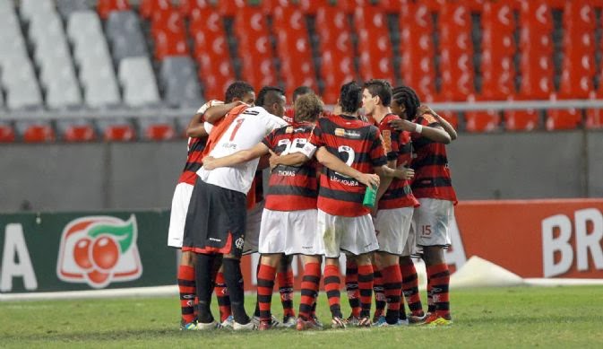 Vasco continua líder, Corinthians volta à briga e Flamengo sai da seca de vitórias