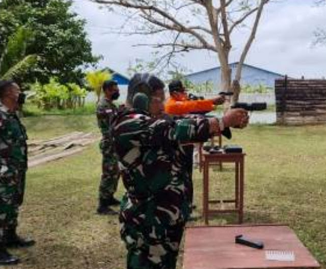 Lanud J.A Dimara Gelar Latihan Menembak di Tengah Pandemi Covid-19.lelemuku.com.jpg