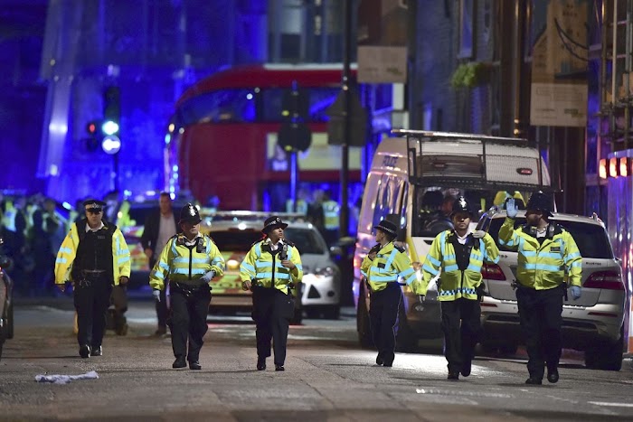 Polícia de Londres responde a três incidentes; London Bridge é fechada