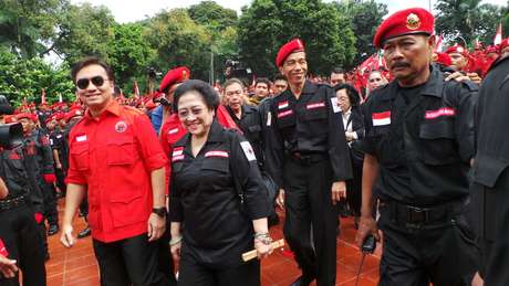 RI 1 Baret Merah Satgas Partai ex Kopassus wisbenbae