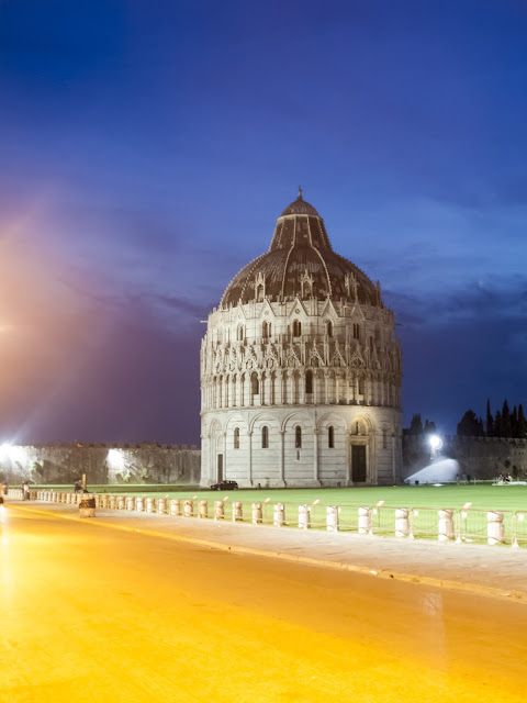 jiemve, Italie, Pise, baptistère, nuit