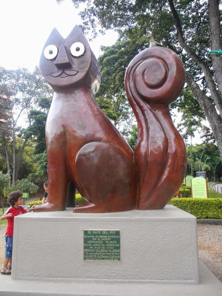 Esculturas de Colombia: Las Gatas del Río - Cámara de Comercio de