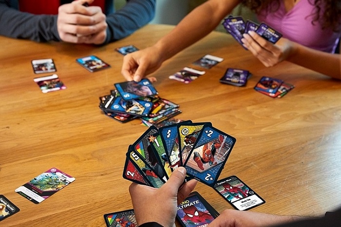 UNO Ultimate Marvel Card Game With Collectable Foil Cards