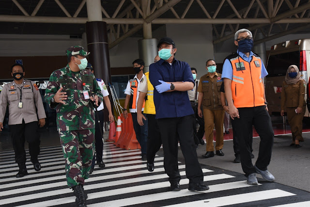 Tinjau Bandara, HD Minta Petugas Lebih Perketat Kedatangan Penumpang 