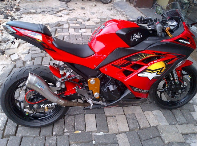 modifikasi motor ninja 250 fi merah