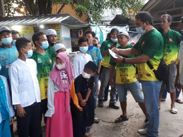 Bekasi Jaya All Start Berbagi Ta'Jil dan Santunan Anak Yatim