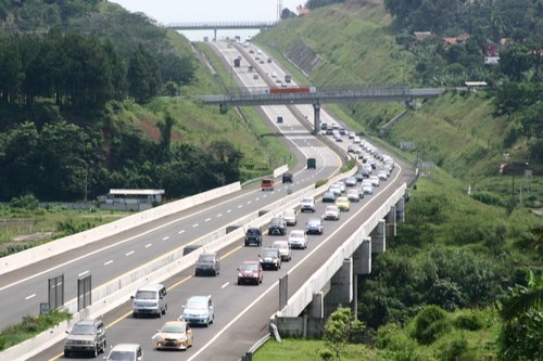 Segalainfoku: Cerita Mistis Wanita Berkerudung Di Tol 