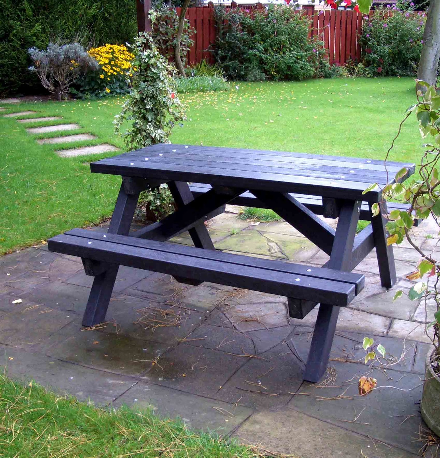 Recycled Plastic Furniture: Picnic Tables