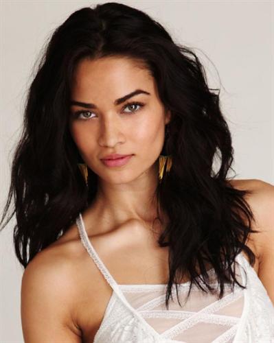 Shanina Shaik Curly Hairstyles