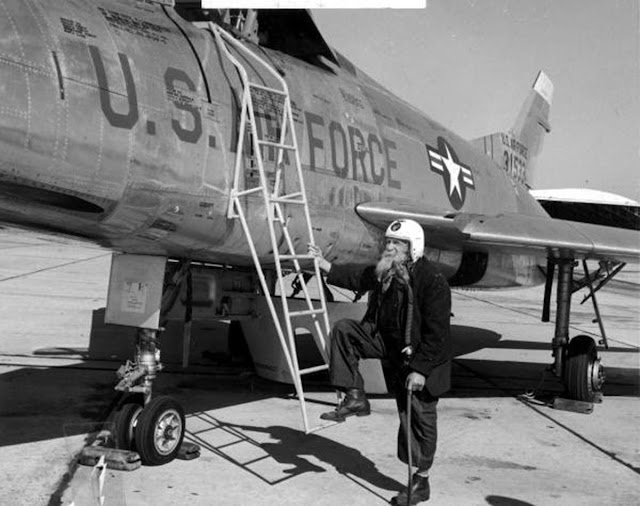 Civil War veteran poses with a fighter jet, 1955 - “Uncle Bill” Lundy claimed to be the last living Confederate Civil War veteran in Florida, and spent his 107th birthday at Eglin AFB, Florida in January 1955. 