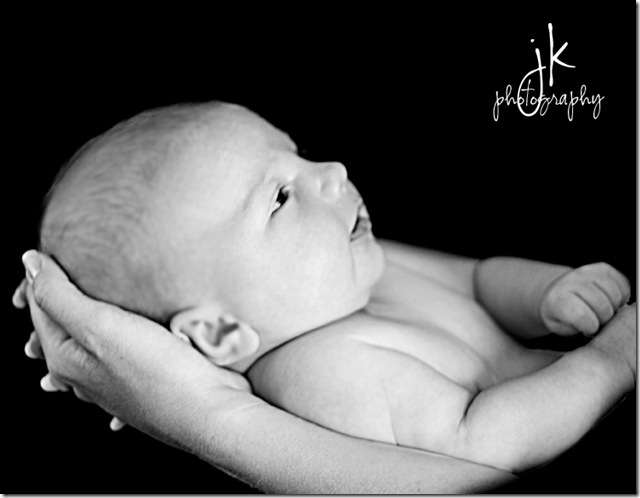 Sawyer hands LOGO bw