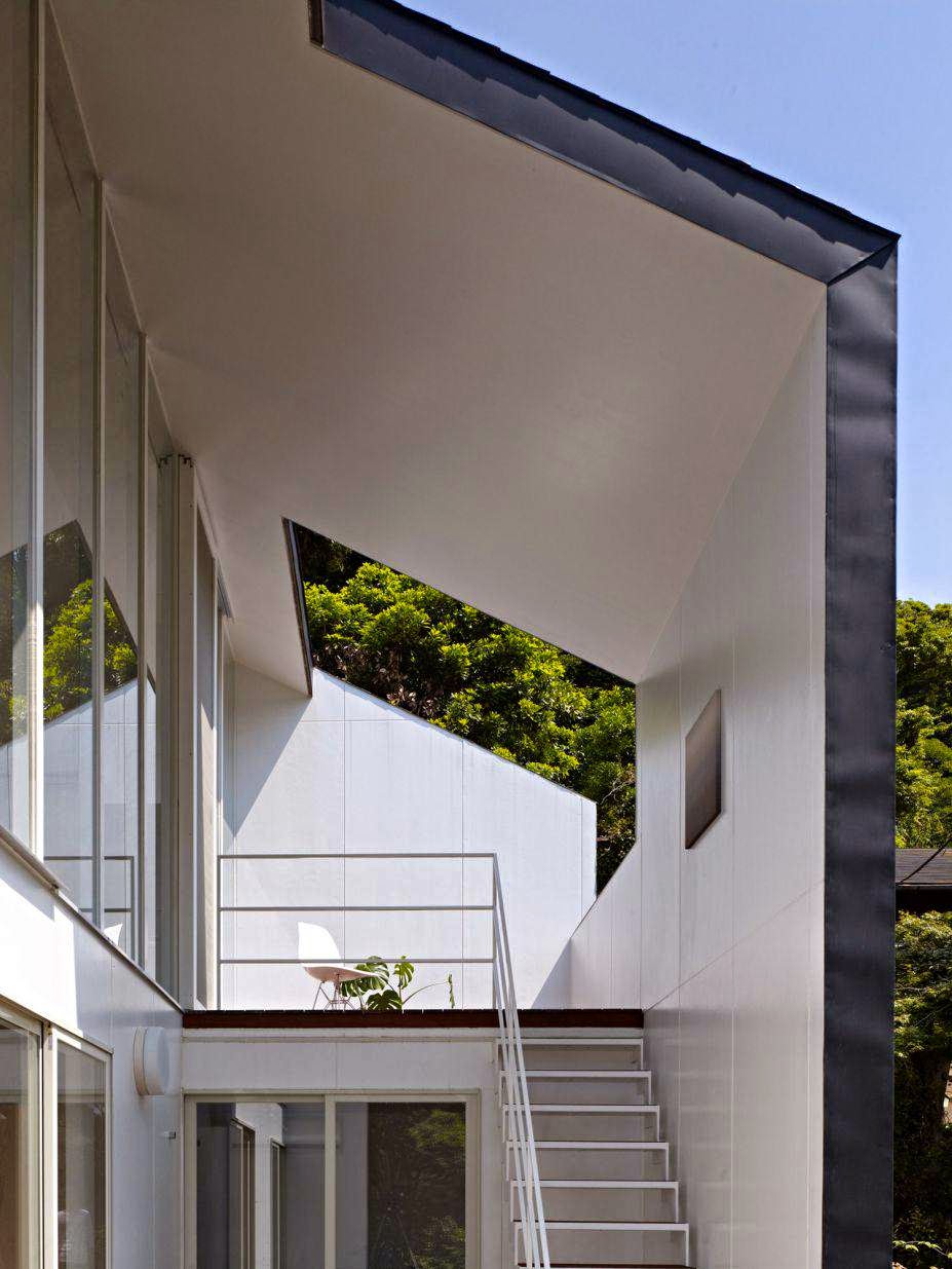 Gambar Desain Rumah Minimalis  2 Lantai  Dengan Balkon  