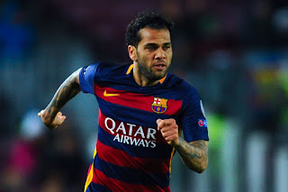 dani-alves-ingin-jadi-pesepakbola-normal