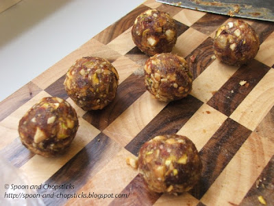 Truffles with Dates and Nuts