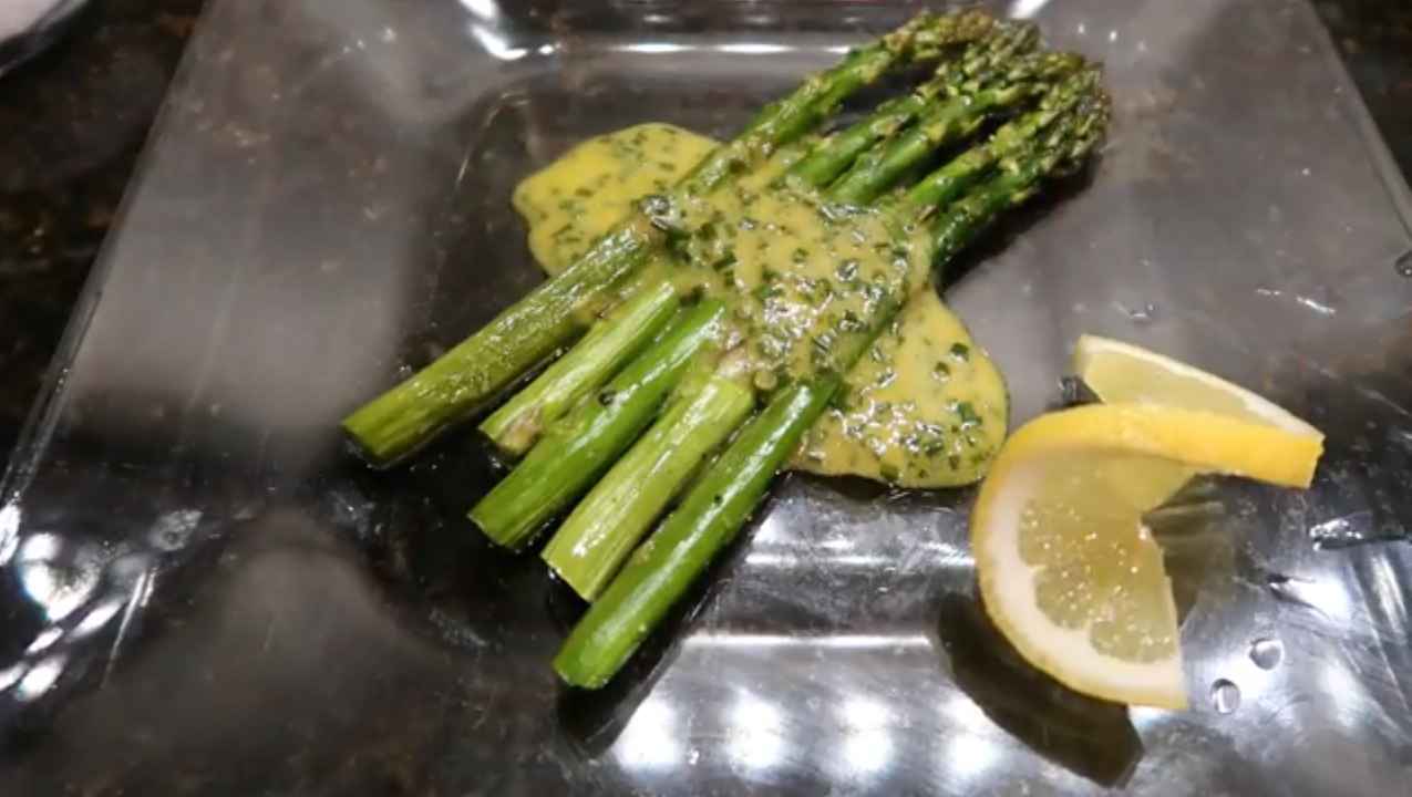 Resep asparagus lemon vinaigratte yang simpel banget