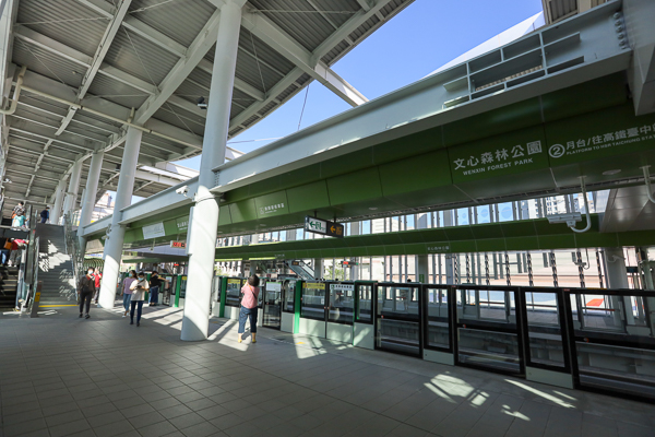 台中捷運綠線票價、路線、車站建築、彩繪車廂，享受捷運生活