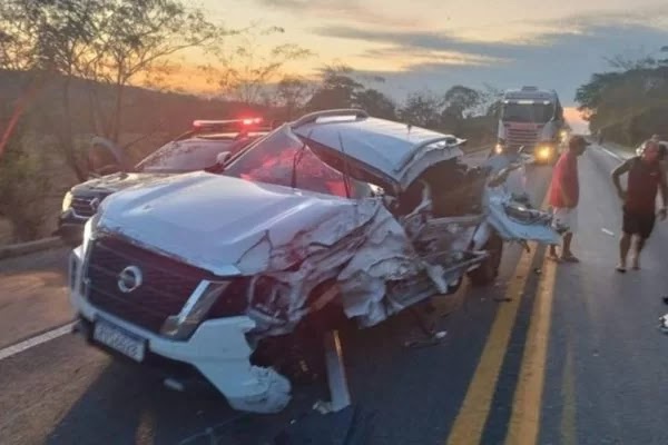 Cantor Regis Danese sofre acidente em rodovia de Goiás
