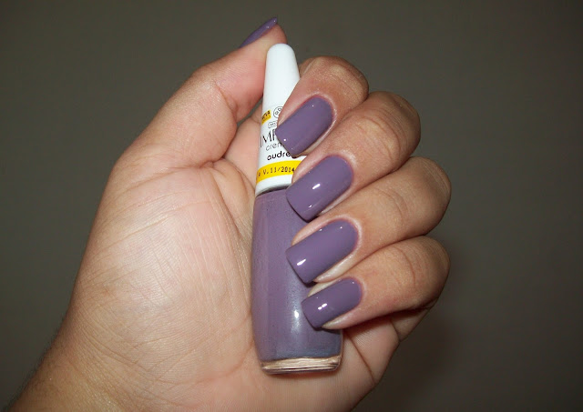 Esmalte Audrey, Impala