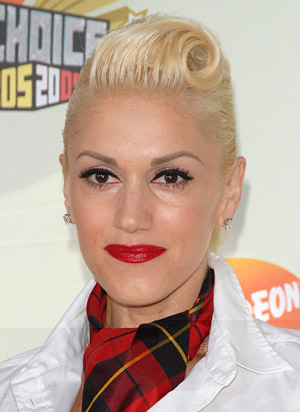 Gwen Stefani Twist & Roll hairstyle.