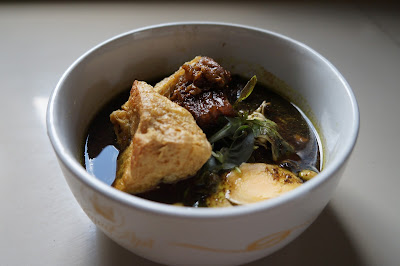 Rawon dan tahu Delicia