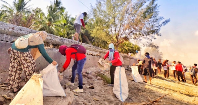 World Clean Up Day 2019, Ribuan Warga, Bersihkan Pantai Benteng Selayar