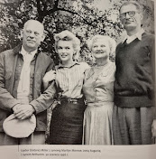 Arthur Miller z rodzicami i żoną Marylin Monroe - 1956 r.