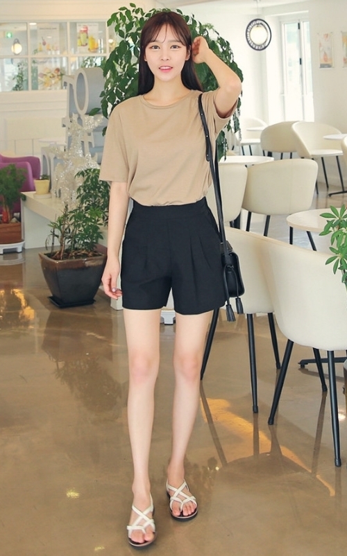  Pleated Pull-On Shorts