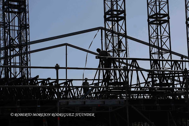 Preparativos del escenario del concierto de Los Rolling Stones (viernes 25 de marzo) en los terrenos de la Ciudad Deportiva, en La Habana, Cuba, el 9 de marzo de 2016. 