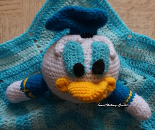 free crochet pattern, free crochet baby lovey pattern, free crochet blanket pattern, free crochet star blanket pattern, free crochet star lovey pattern, free crochet Donald Duck pattern, free crochet amigurumi pattern, free crochet Donald duck blanket pattern, free crochet Donald duck lovey pattern, Oswal Cashmilon, Pradhan Stores,