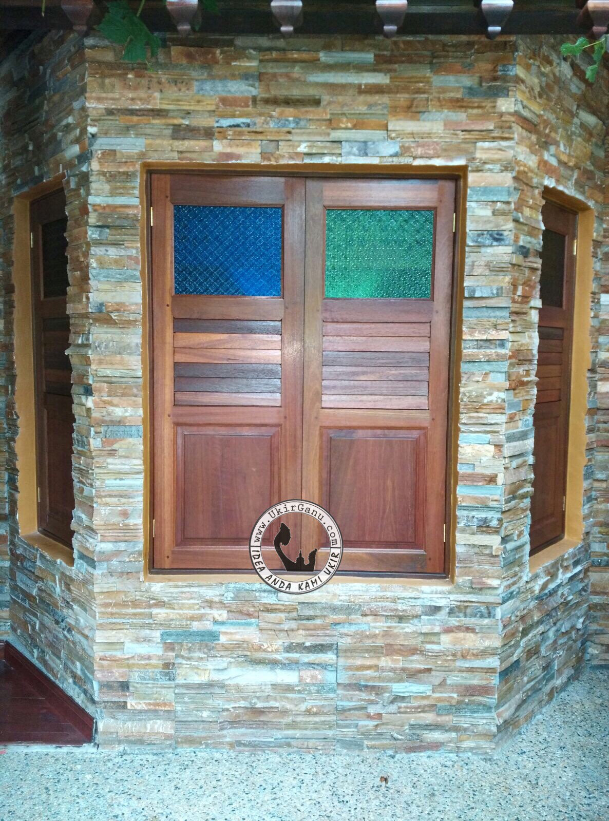 Pintu Cengal Berukir di Kota Damansara Seni Ukiran Kayu Pintu Cengal Berukir di Kota Damansara Seni Ukiran Kayu