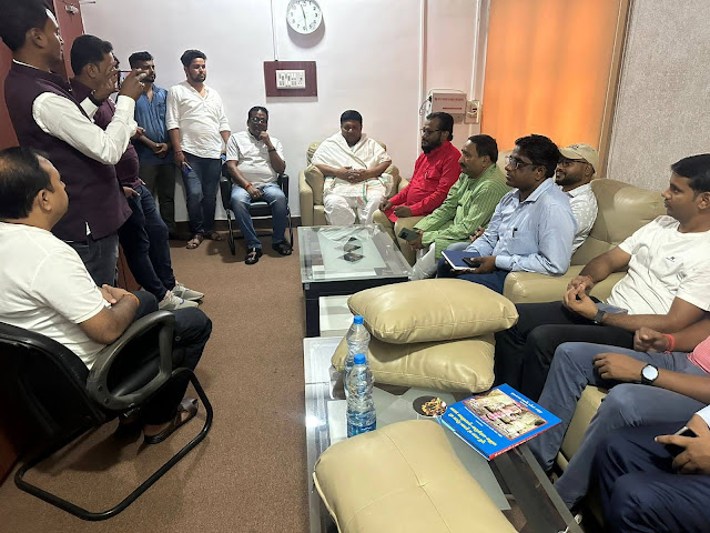 Pandit Anup Kumar Bajpai (In Red Dress) with Badal Patralekh, Agriculture Minister, Jharkhand and others