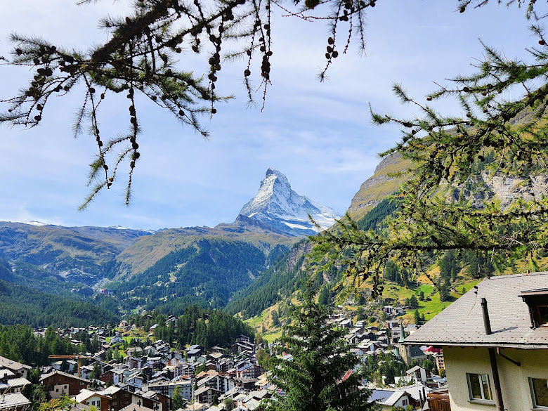 策馬特 Zermatt 鎮上往馬特洪峰 Matterhorn 的風景