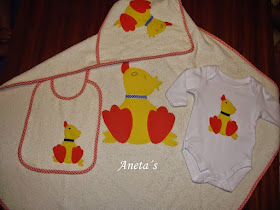 http://anetascamisetas.blogspot.com.es/2014/10/conjuntos-de-toallas-para-bebes-body.html