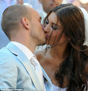 Wesley Sneijder with Wife