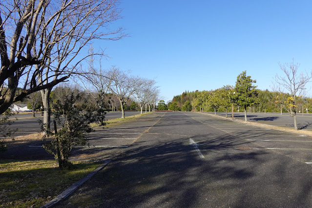 鳥取県西伯郡南部町鶴田 とっとり花回廊 駐車場