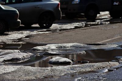 Bad Russian Roads Seen On www.coolpicturegallery.us