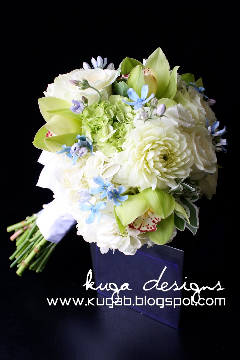 blue wedding bouquets