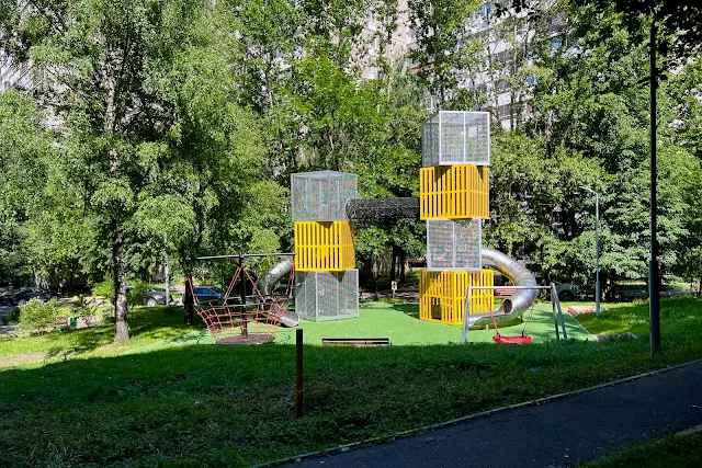 Севастопольский проспект, дворы, детская площадка