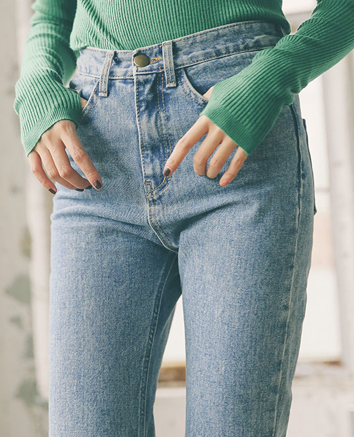 Slim Cropped High-Rise Jeans